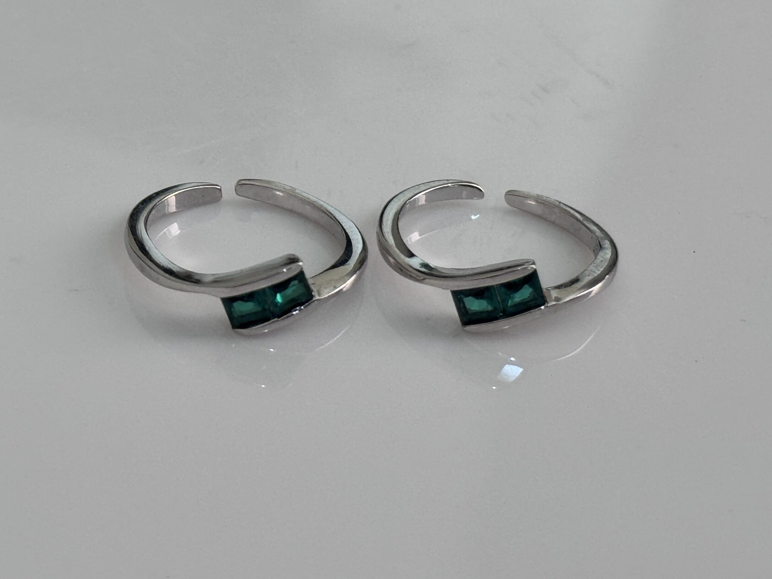 Emerald Edge Toe Ring A0005