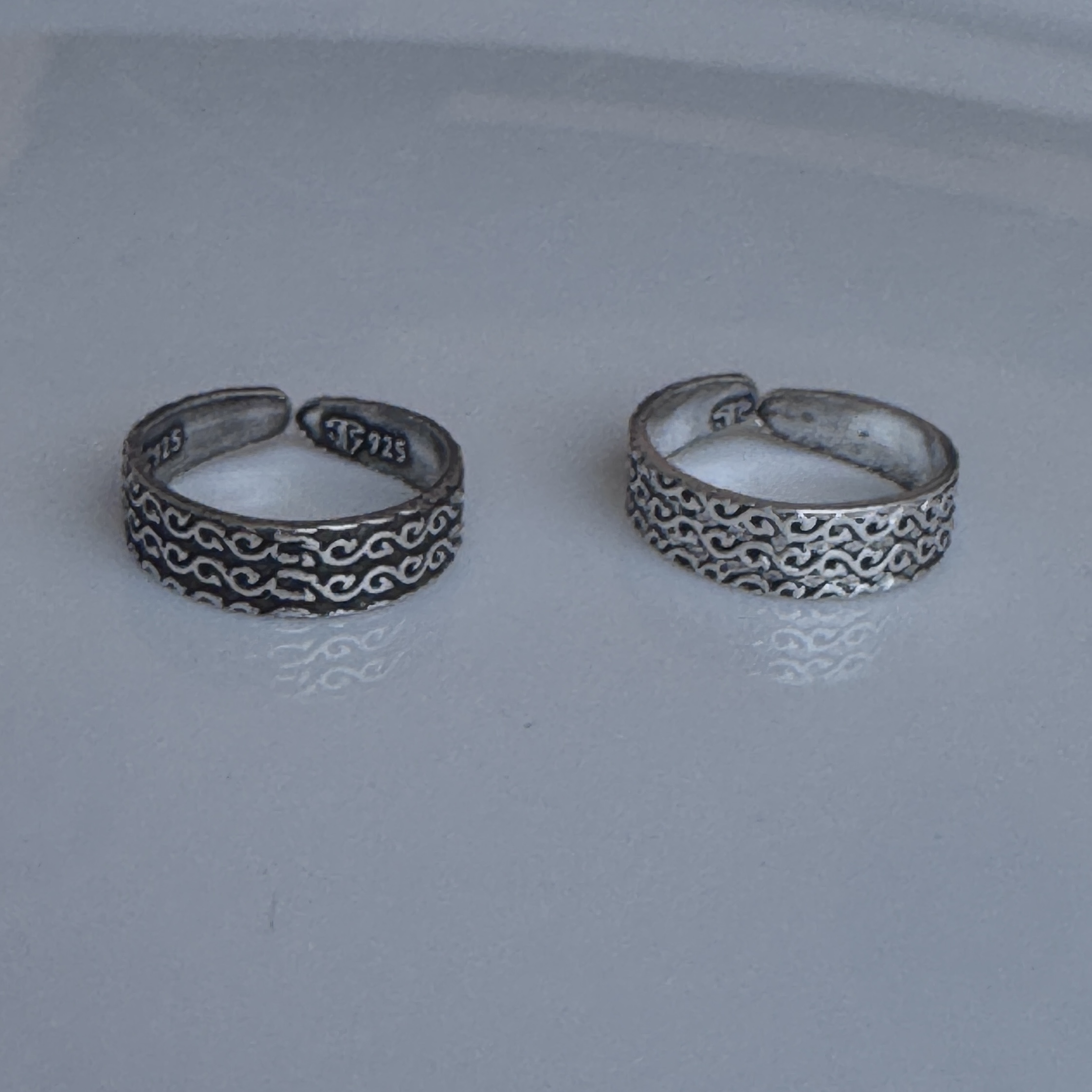 Tidal Scroll Toe Ring A0059