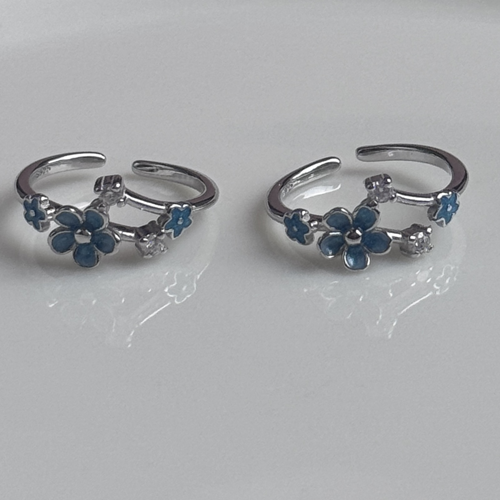 Azure Blossom Toe Ring A0072