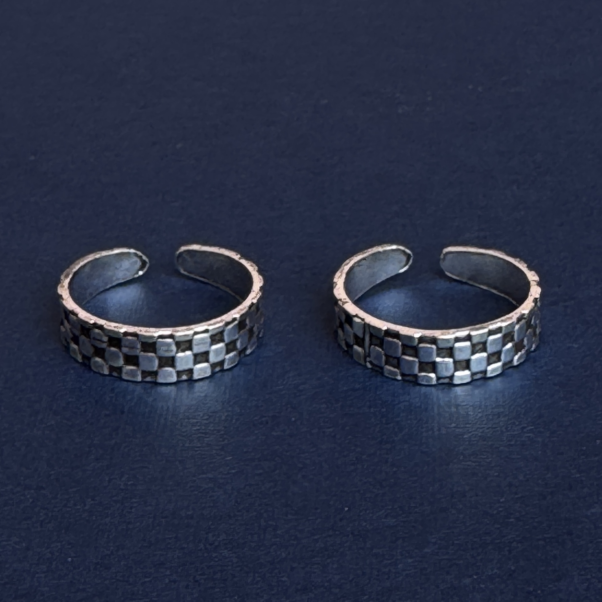 Checkmate Toe Ring A0074